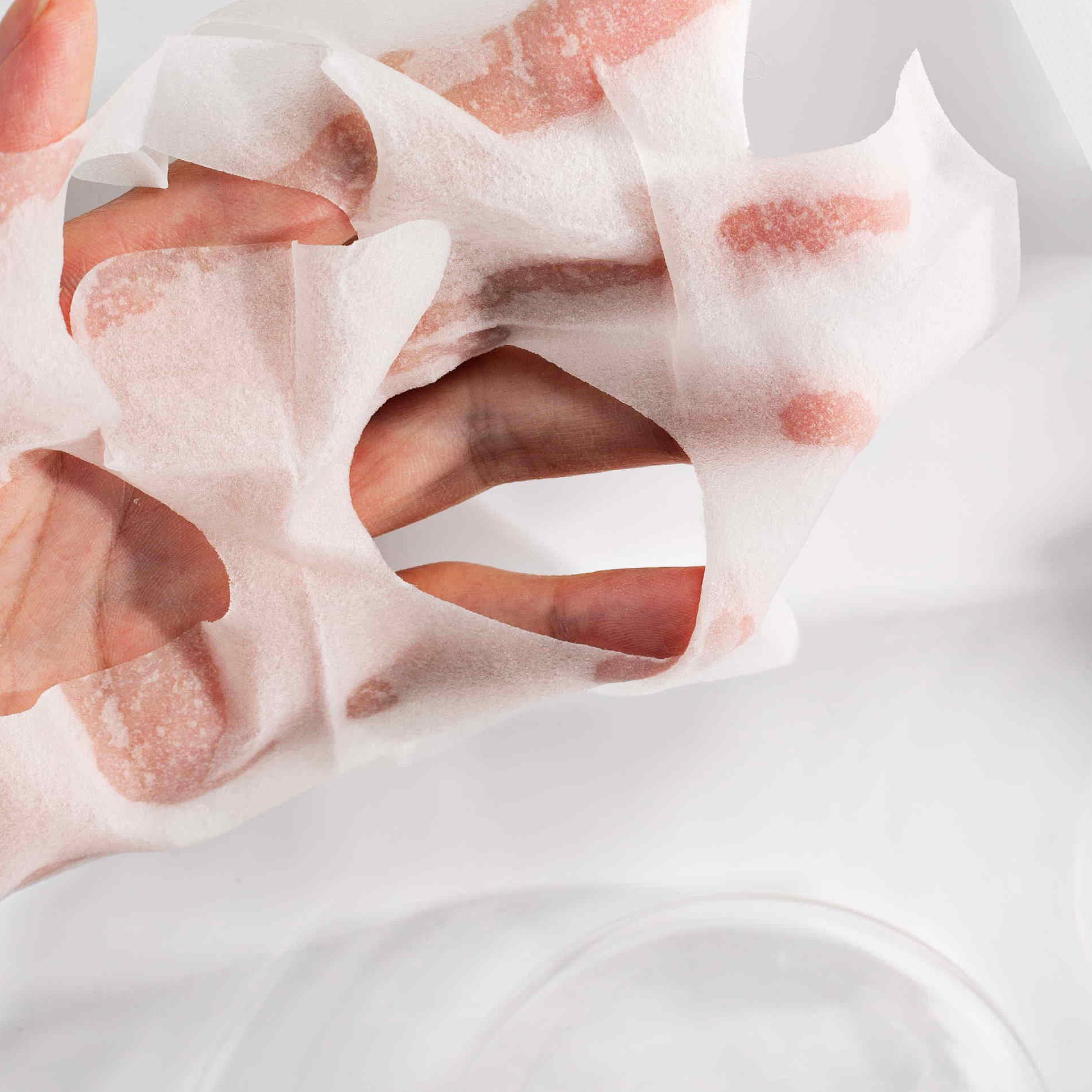 Běžné mylné představy o obličejových maskách: Znáte je?